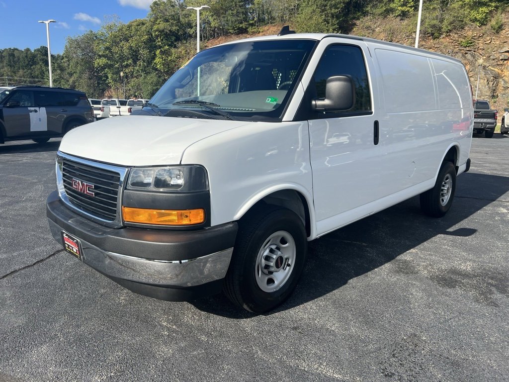 2024 Gmc Savana Cargo 2500 photo 3