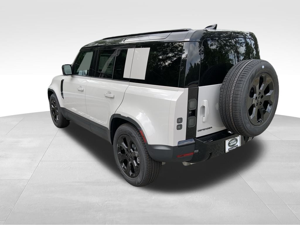 2026 Land Rover Defender 110 S photo 6