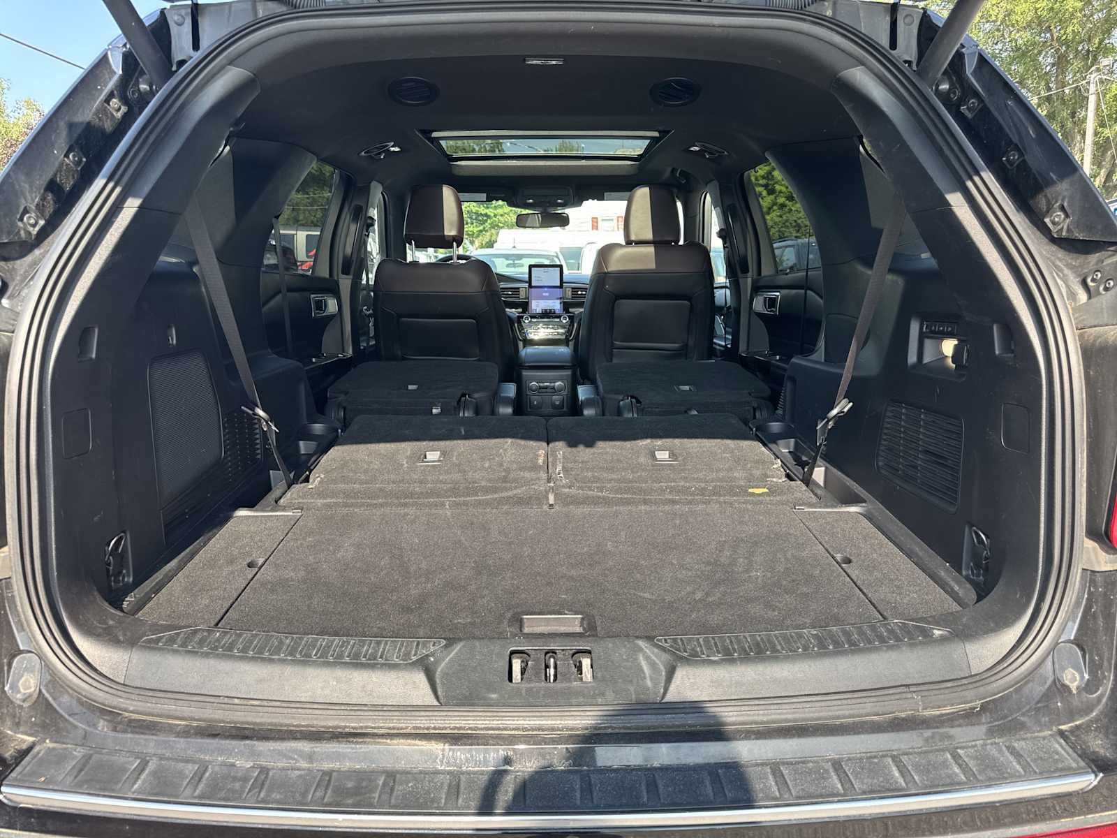 2022 Ford Explorer Platinum photo 12
