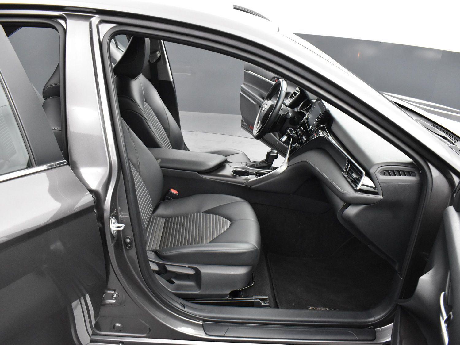 2022 Toyota Camry SE photo 26