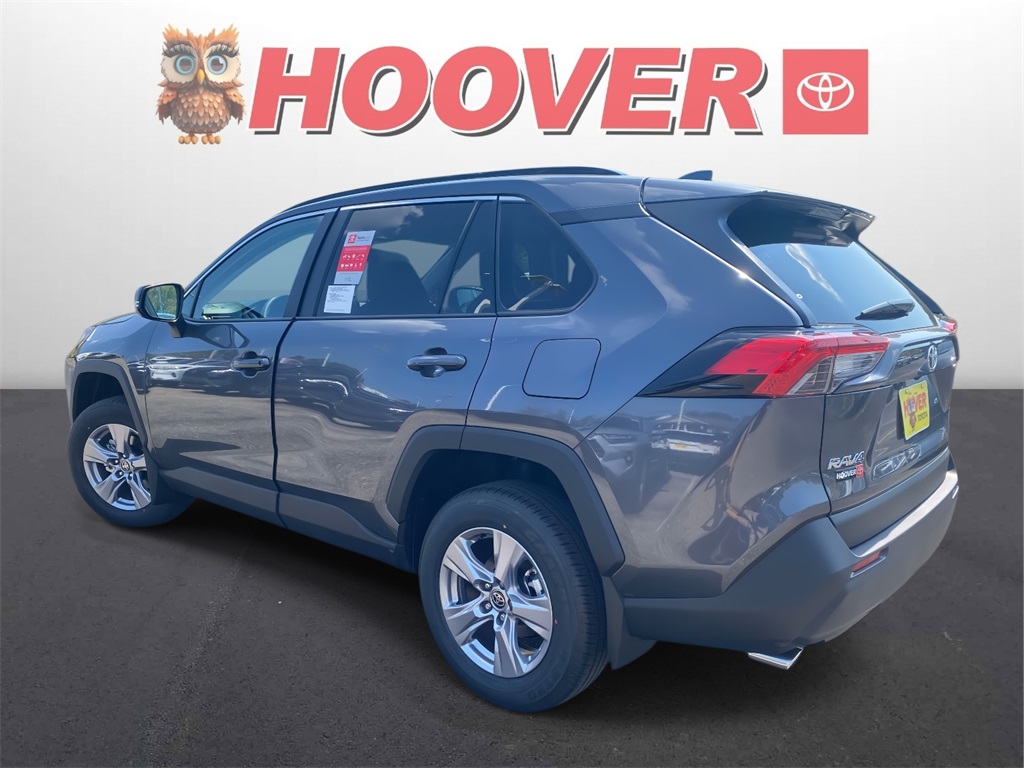 2025 Toyota RAV4 XLE photo 4