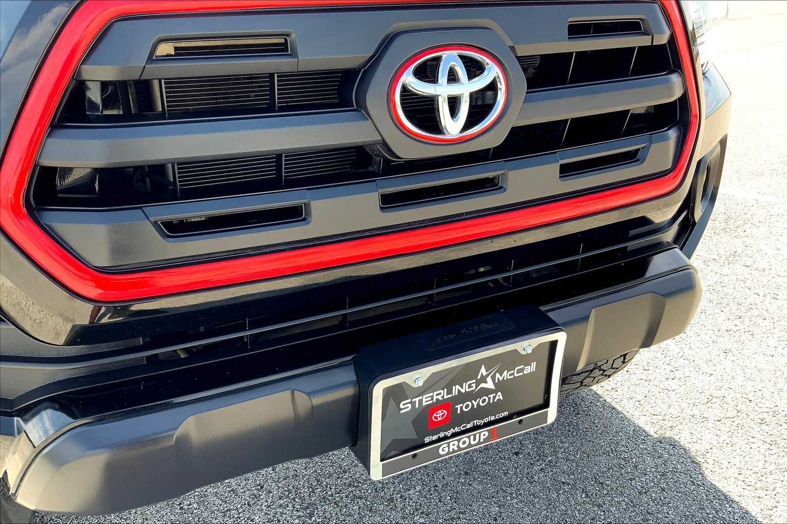 2017 Toyota Tacoma SR5 photo 28