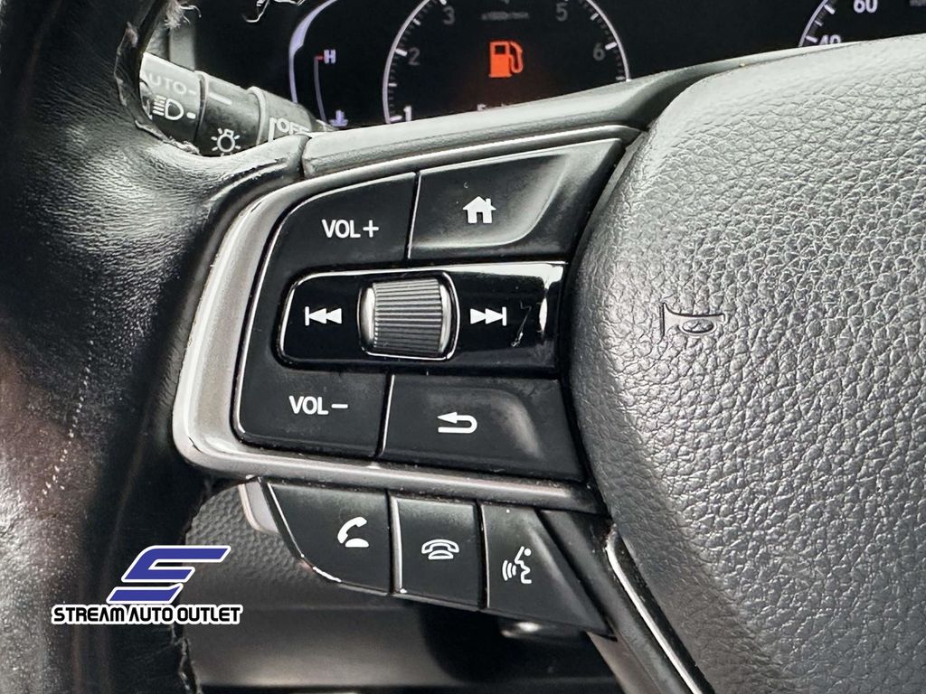 2019 Honda Accord Sport 2.0T photo 17