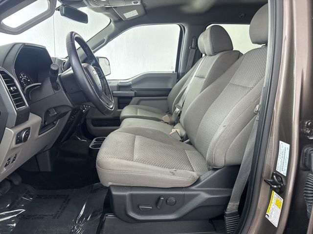 2020 Ford F-150 XLT photo 21