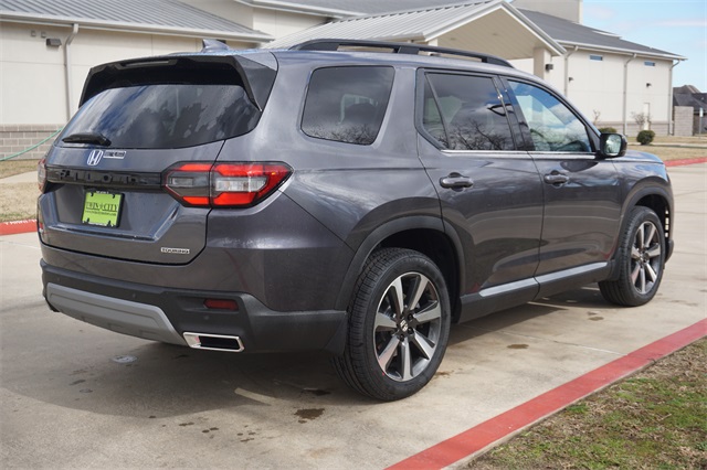 2025 Honda Pilot Touring photo 2