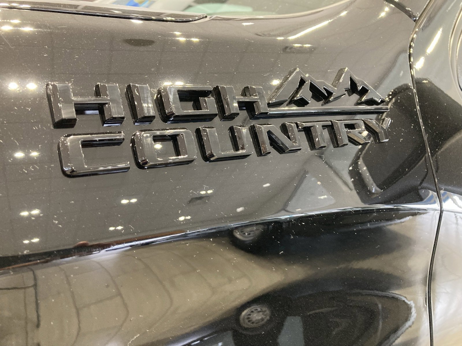 2026 Chevrolet Silverado 1500 High Country photo 2