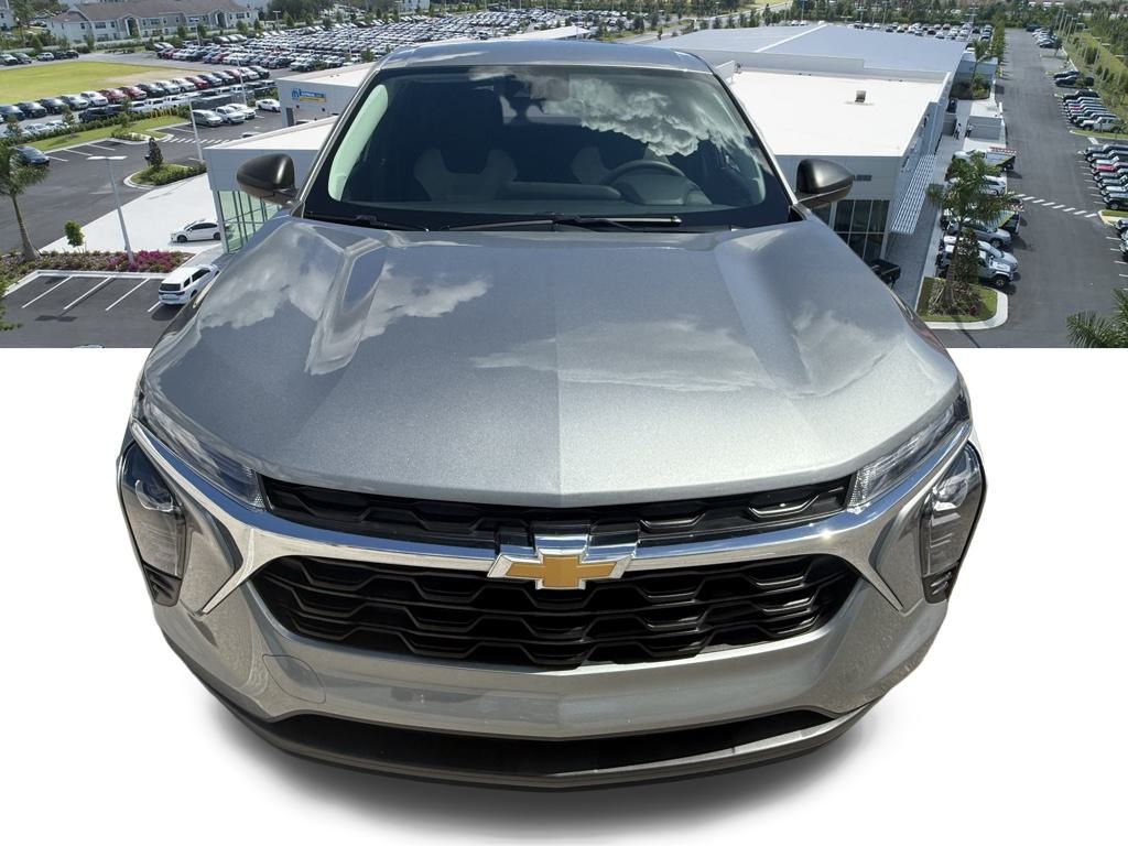 2024 Chevrolet Trax LS photo 8