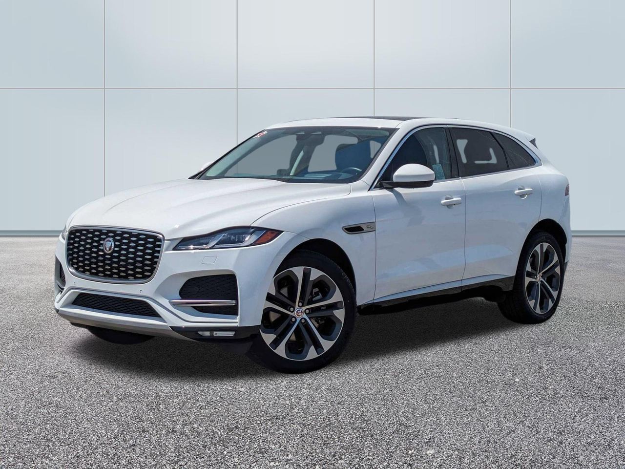 2023 Jaguar F-PACE S's photo