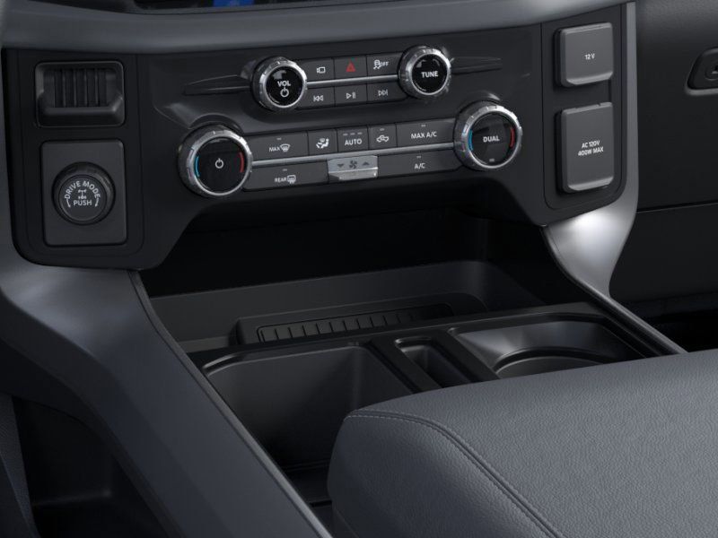 2025 Ford F-150 XLT photo 12