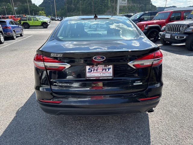 2020 Ford Fusion SE photo 4
