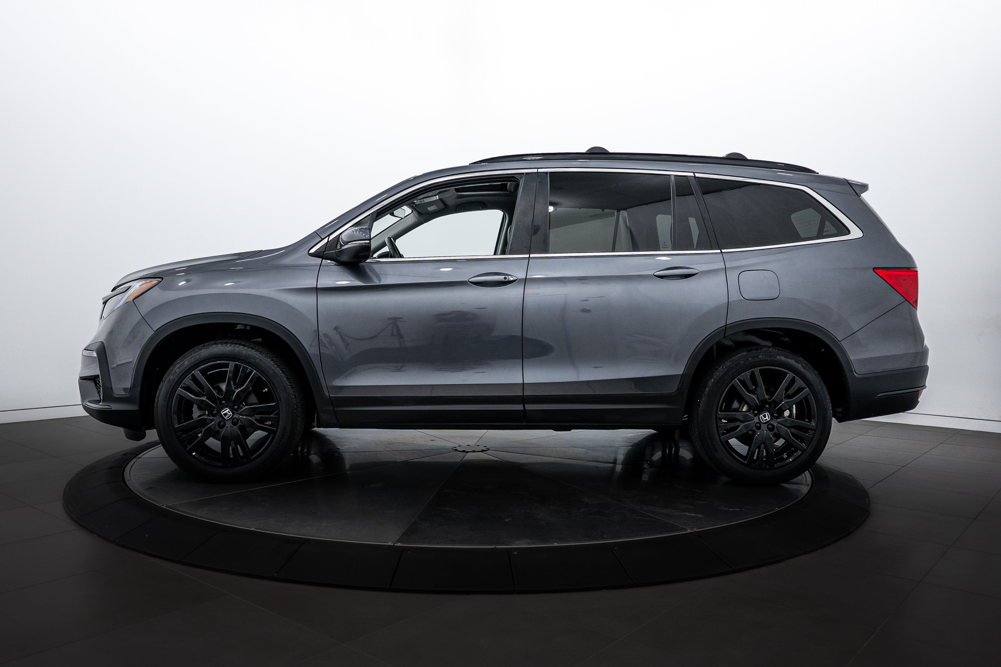 2021 Honda Pilot Special Edition photo 4