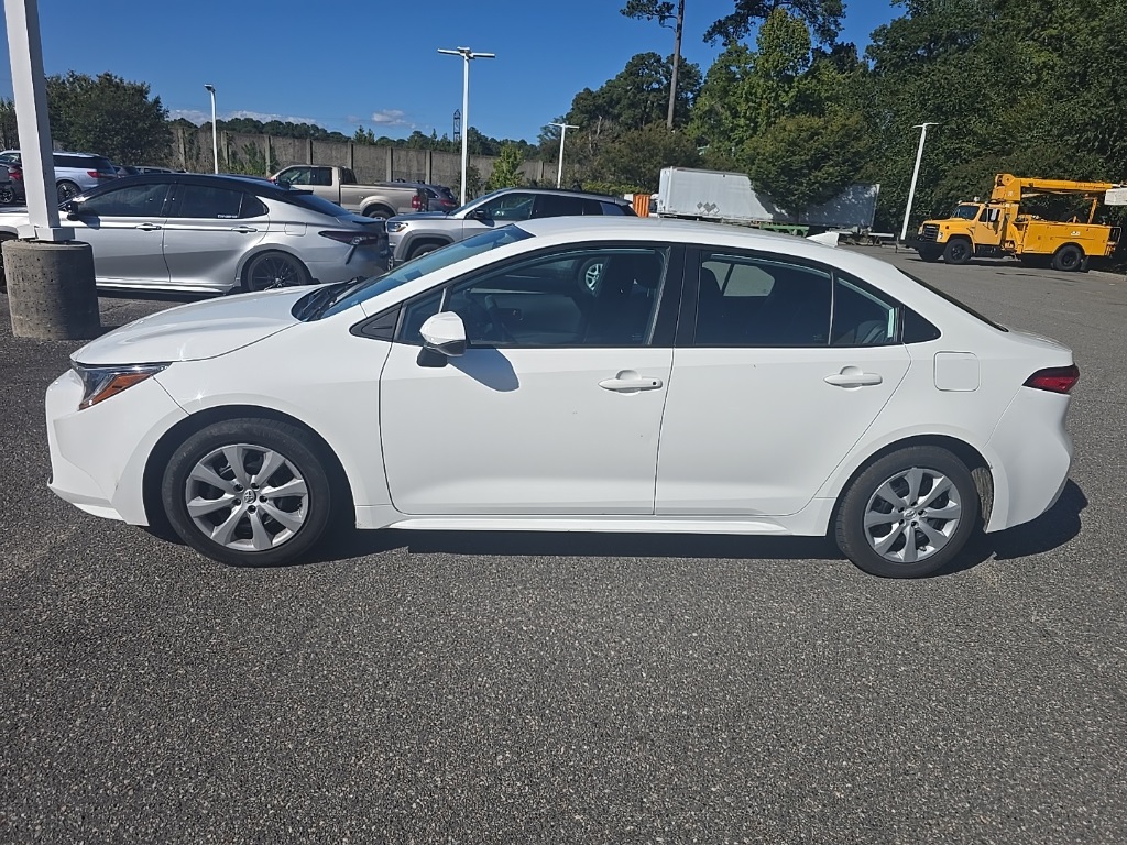 2022 Toyota Corolla LE photo 8
