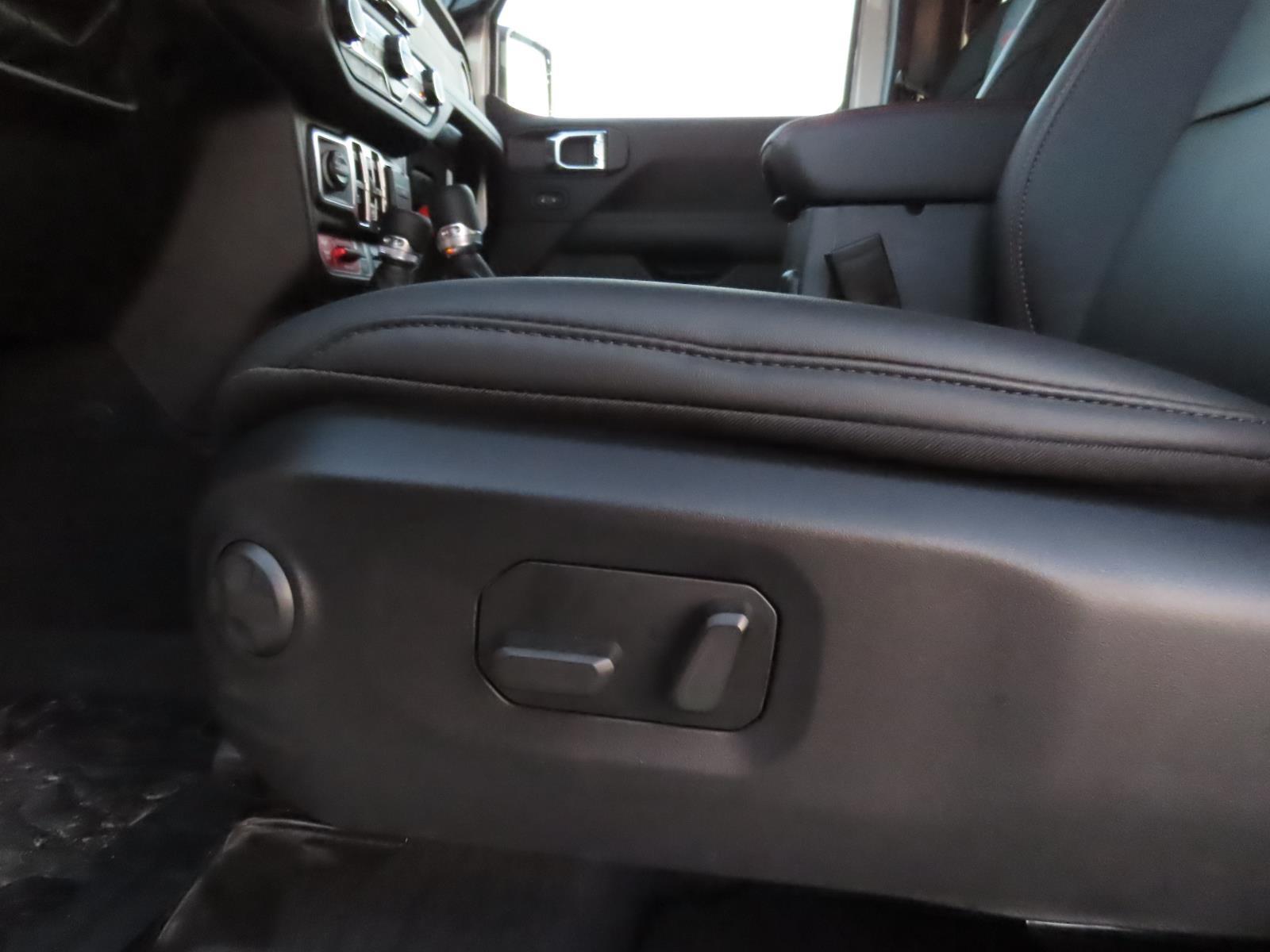 2025 Jeep Wrangler Rubicon X photo 12