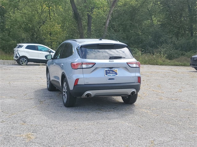 2022 Ford Escape SEL photo 3