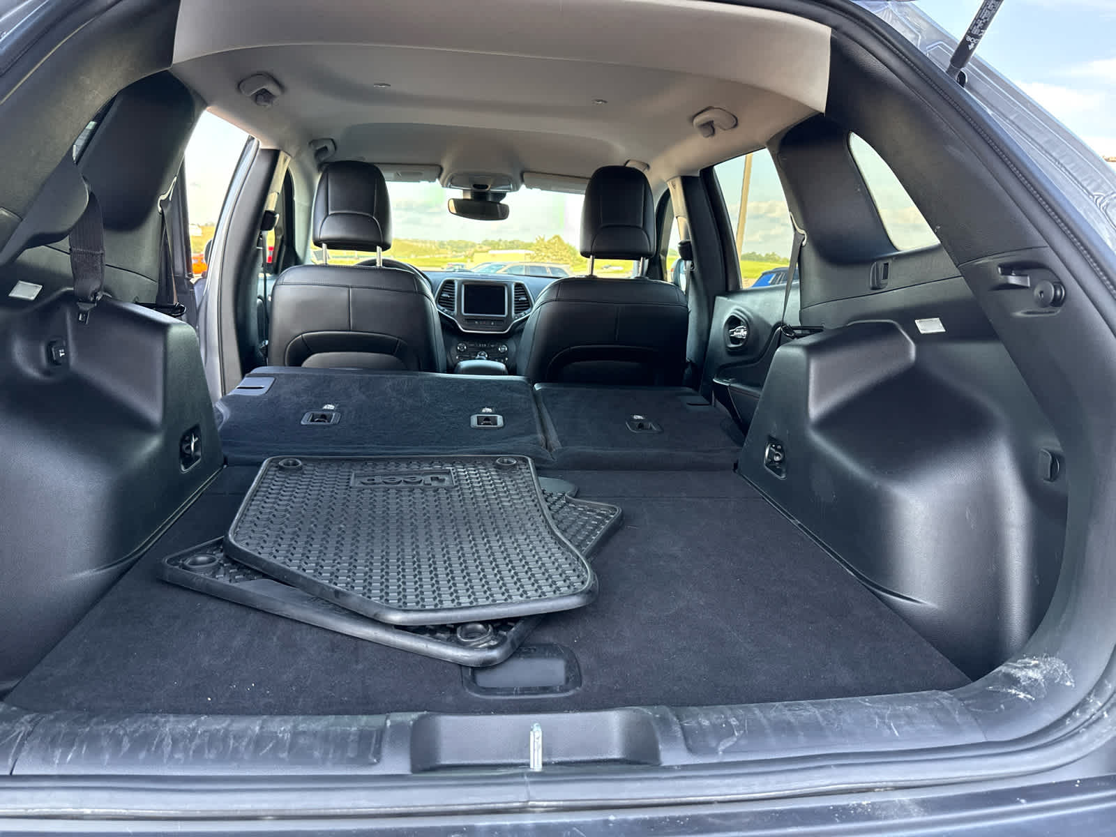 2022 Jeep Cherokee Trailhawk photo 11