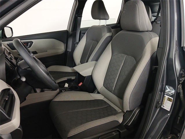 2025 Subaru Forester Base photo 13