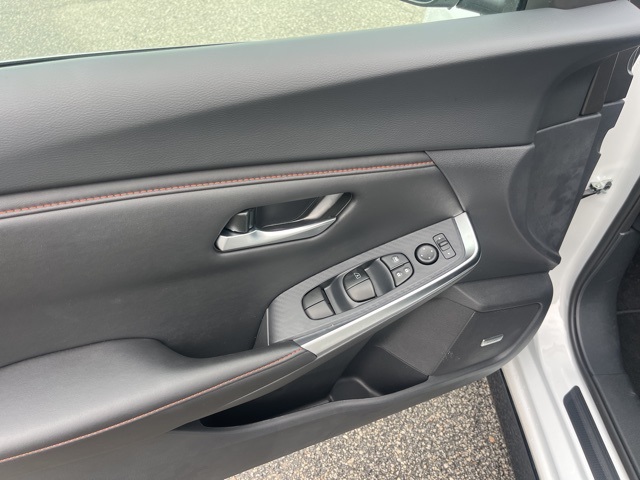 2025 Nissan Sentra SR Midnight Edition photo 5