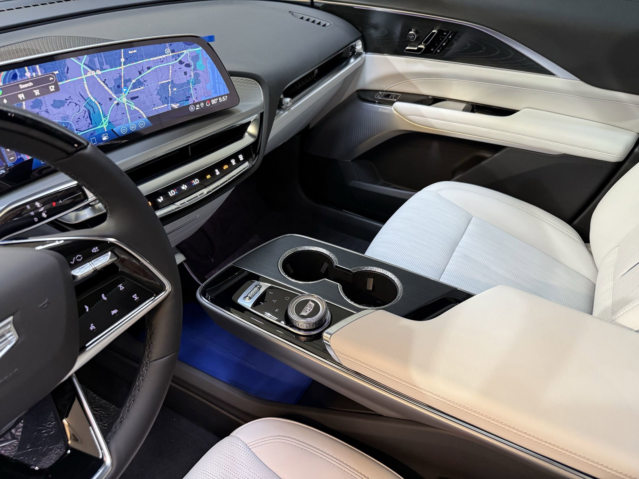 2025 Cadillac Lyriq Sport photo 34