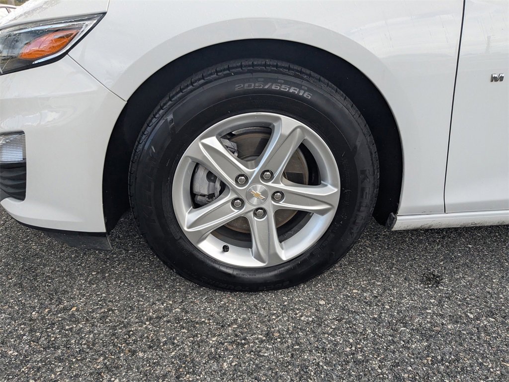 2022 Chevrolet Malibu LS photo 9