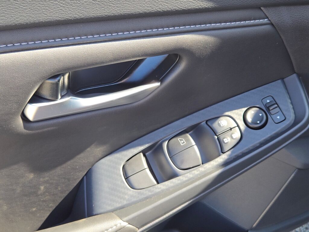 2025 Nissan Sentra SV photo 15