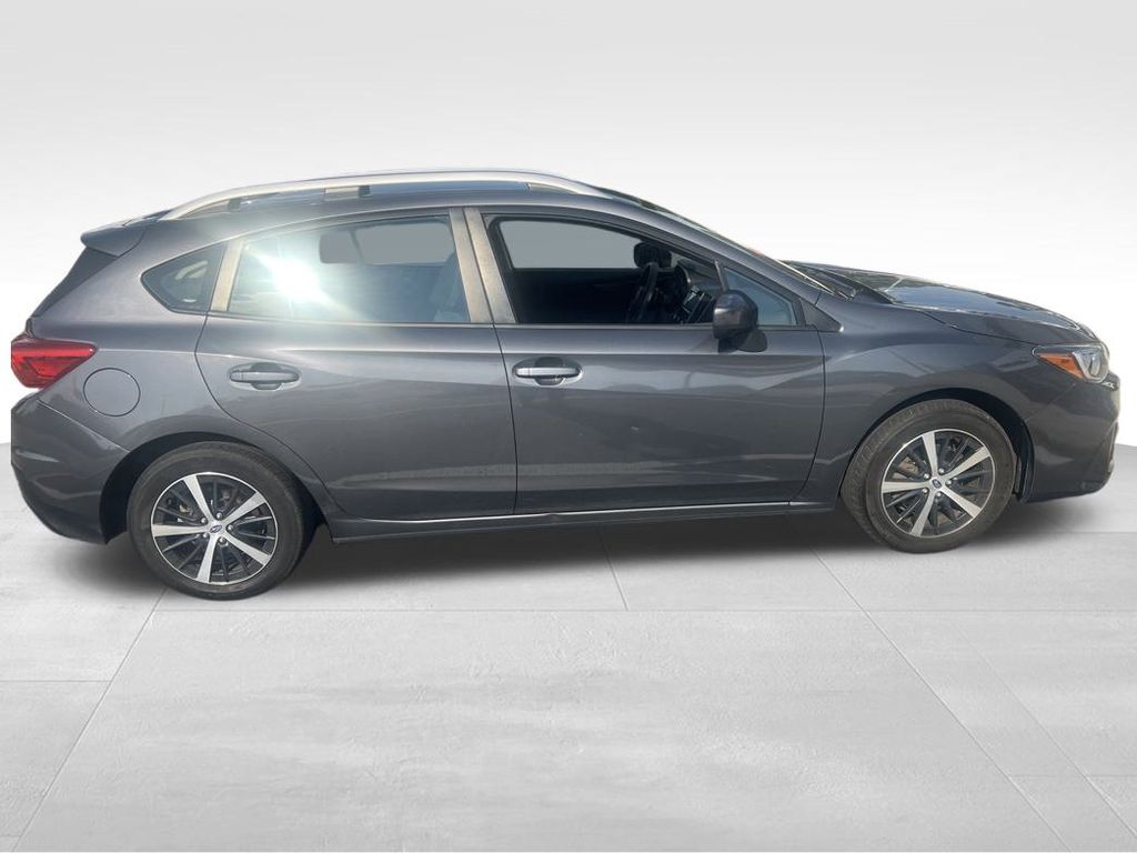 2019 Subaru Impreza 2.0i Premium photo 12