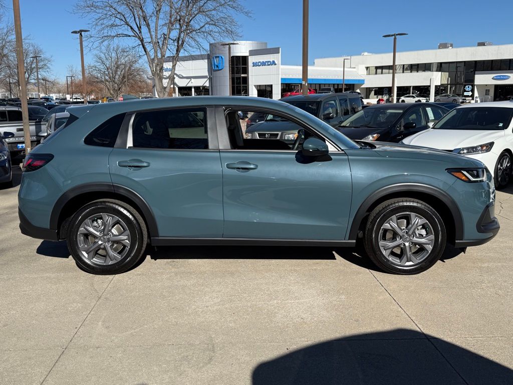 2026 Honda HR-V LX photo 3