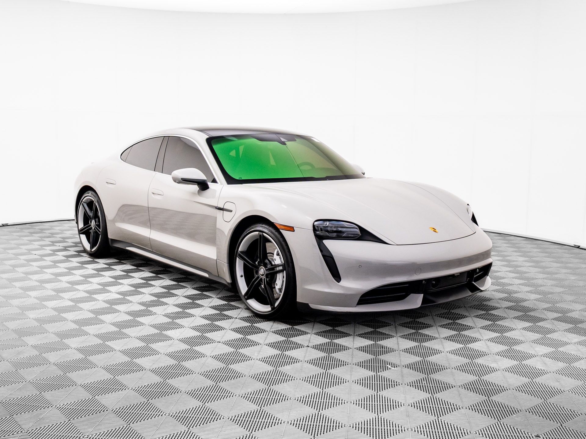 2021 Porsche Taycan Turbo photo 5