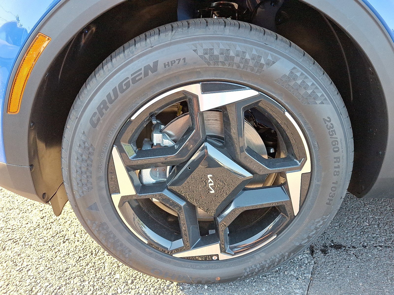 2026 Kia Sportage EX photo 2