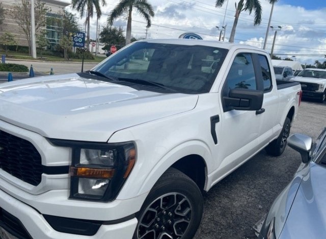 2023 Ford F-150 XL's photo