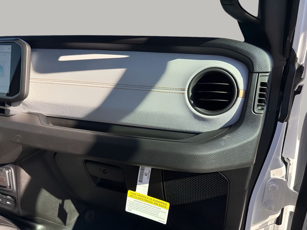 2025 Jeep Gladiator Willys photo 13