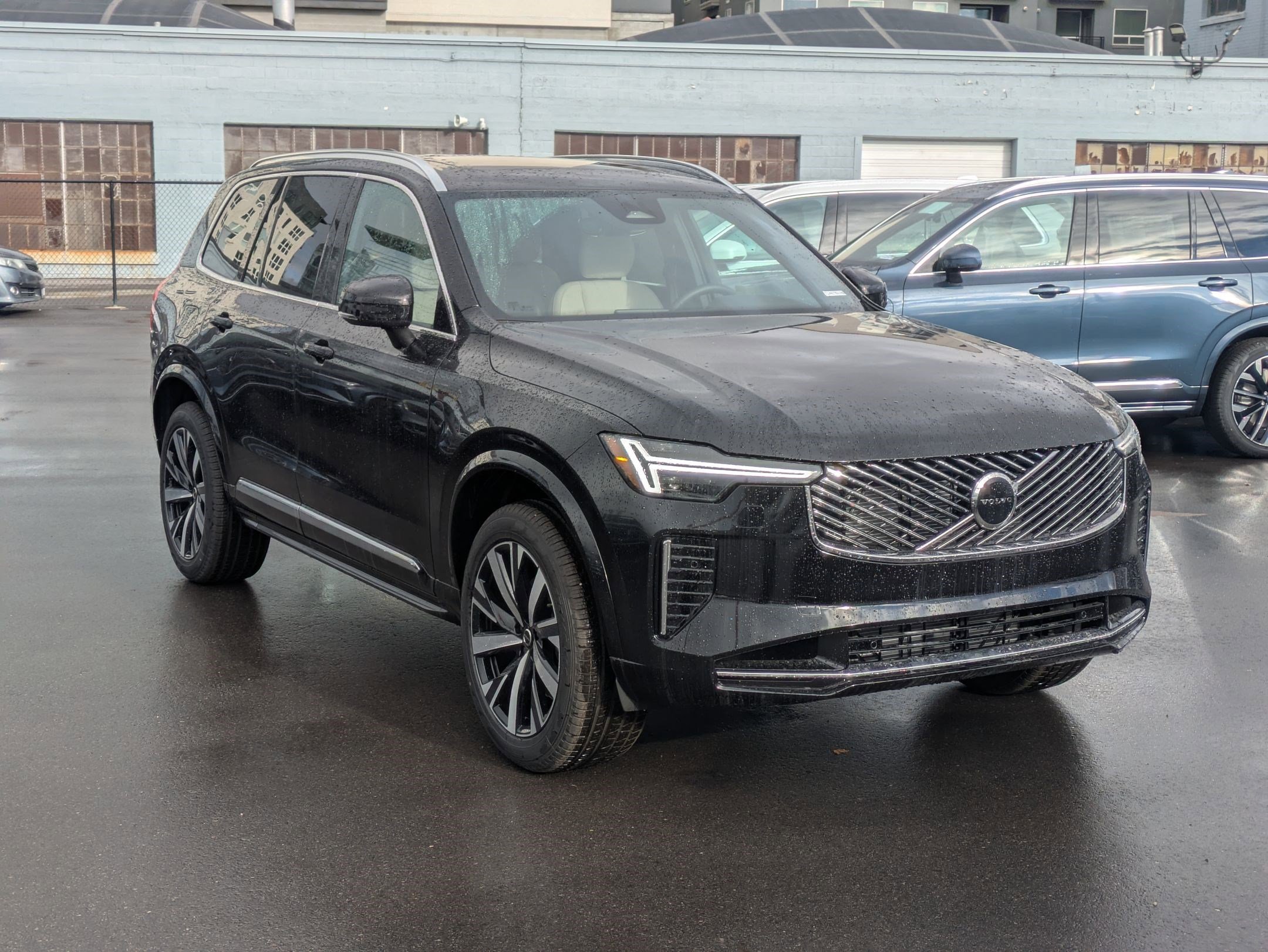 2026 Volvo XC90 Core's photo