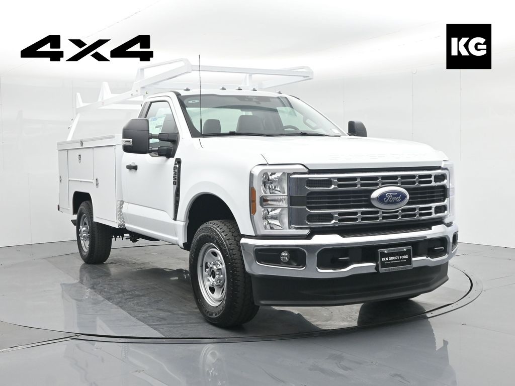 2025 Ford F-350 Super Duty Chassis Cab XLT's photo