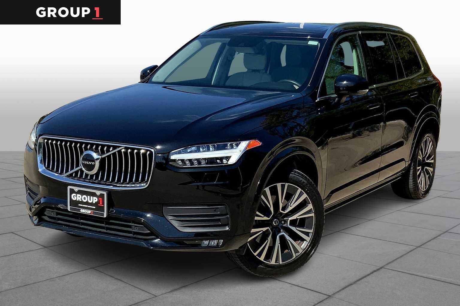 2021 Volvo XC90 Momentum's photo
