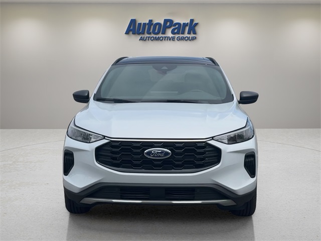 2025 Ford Escape ST-Line photo 2