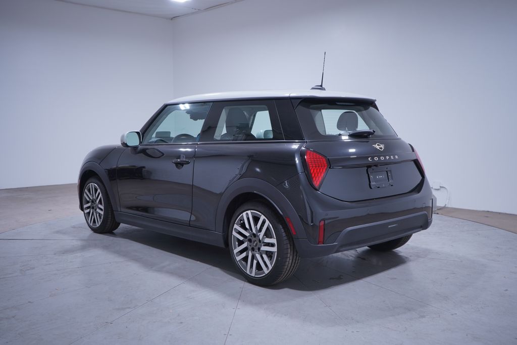 2025 Mini Cooper 2 Door Hardtop Signature photo 3