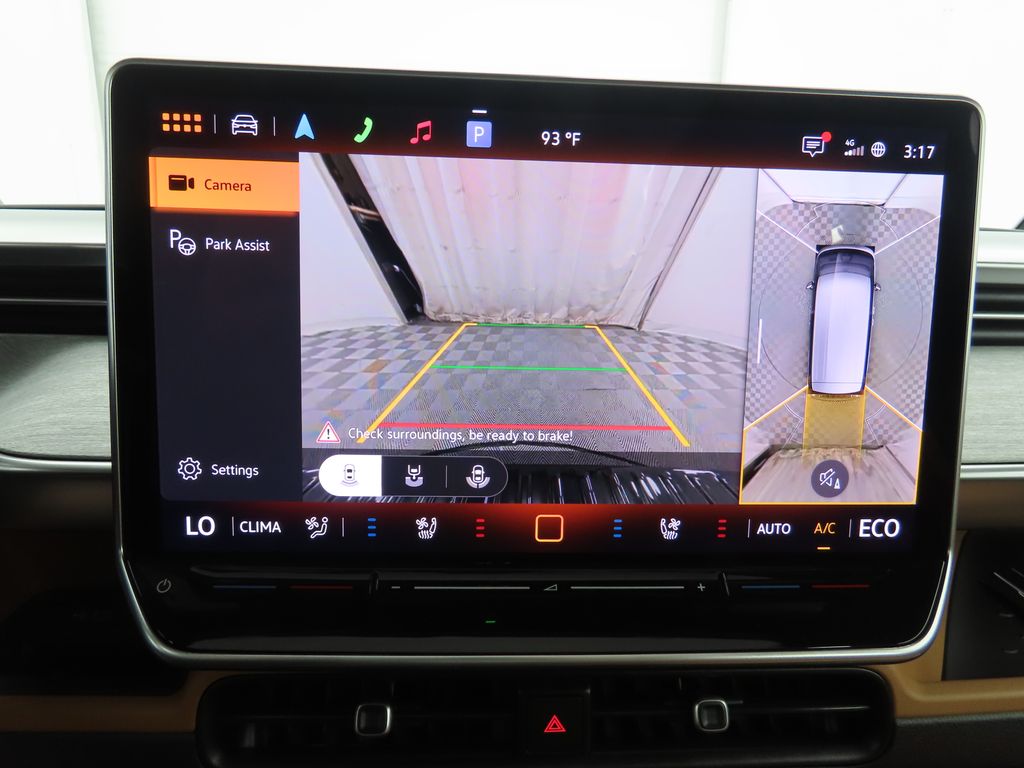 2025 Volkswagen ID. Buzz Pro Plus photo 16