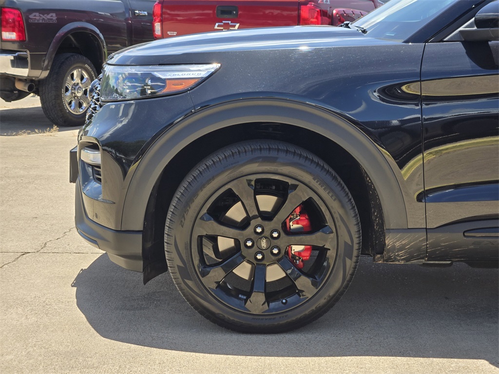 2024 Ford Explorer ST photo 3