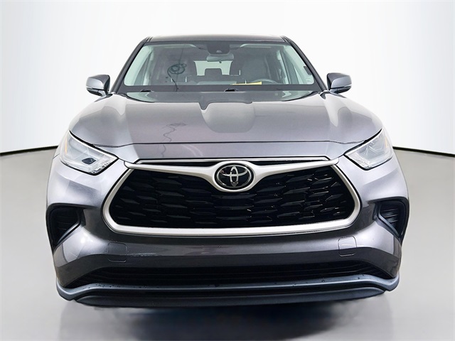 2022 Toyota Highlander L photo 2