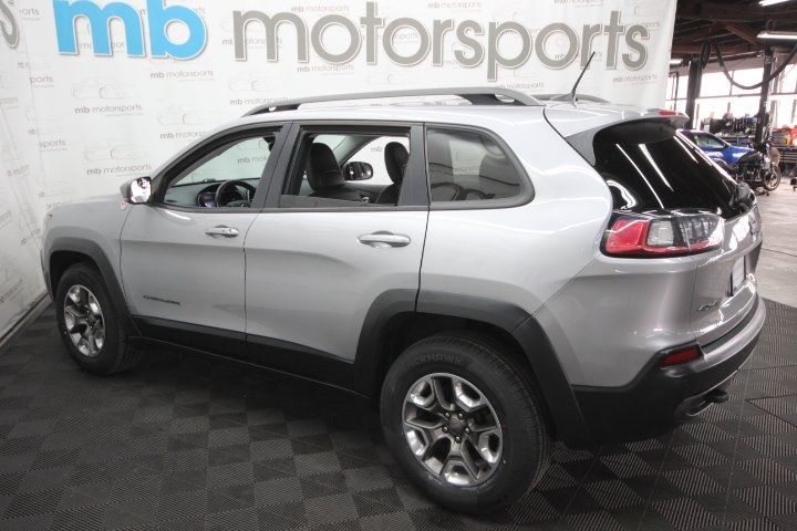 2019 Jeep Cherokee Trailhawk photo 2