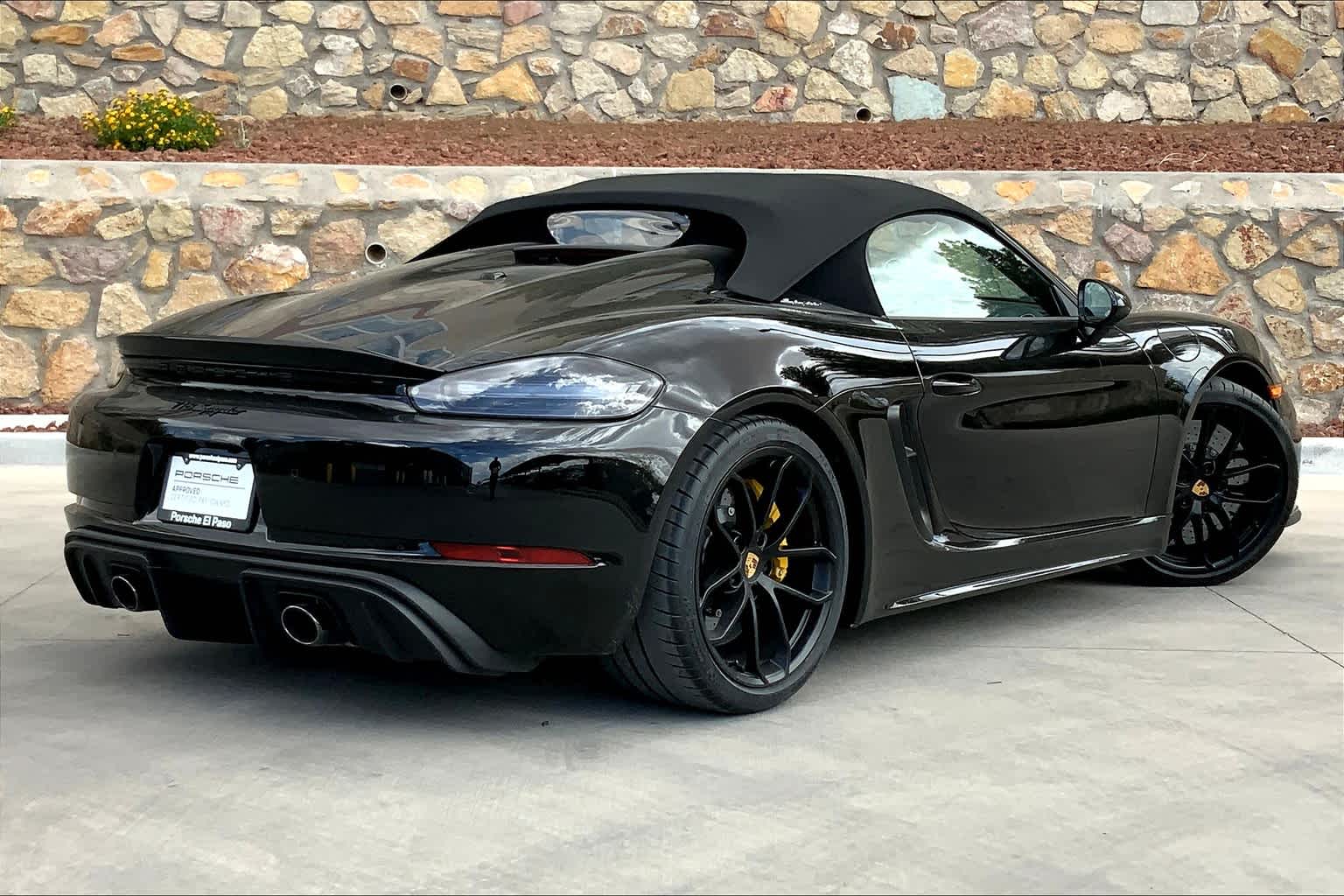 2022 Porsche Boxster Spyder photo 12