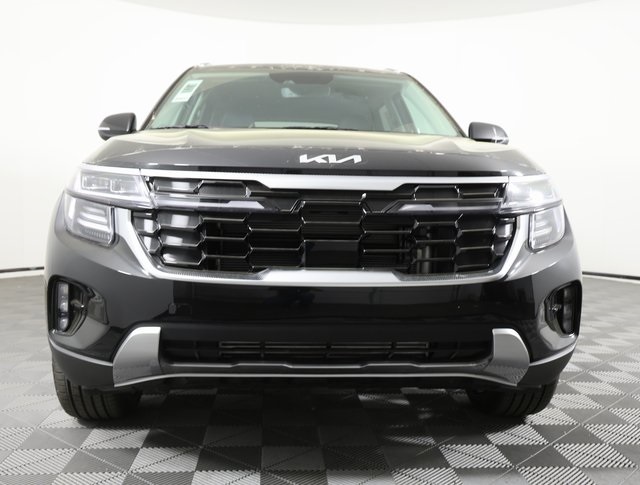 2025 Kia Seltos SX photo 2