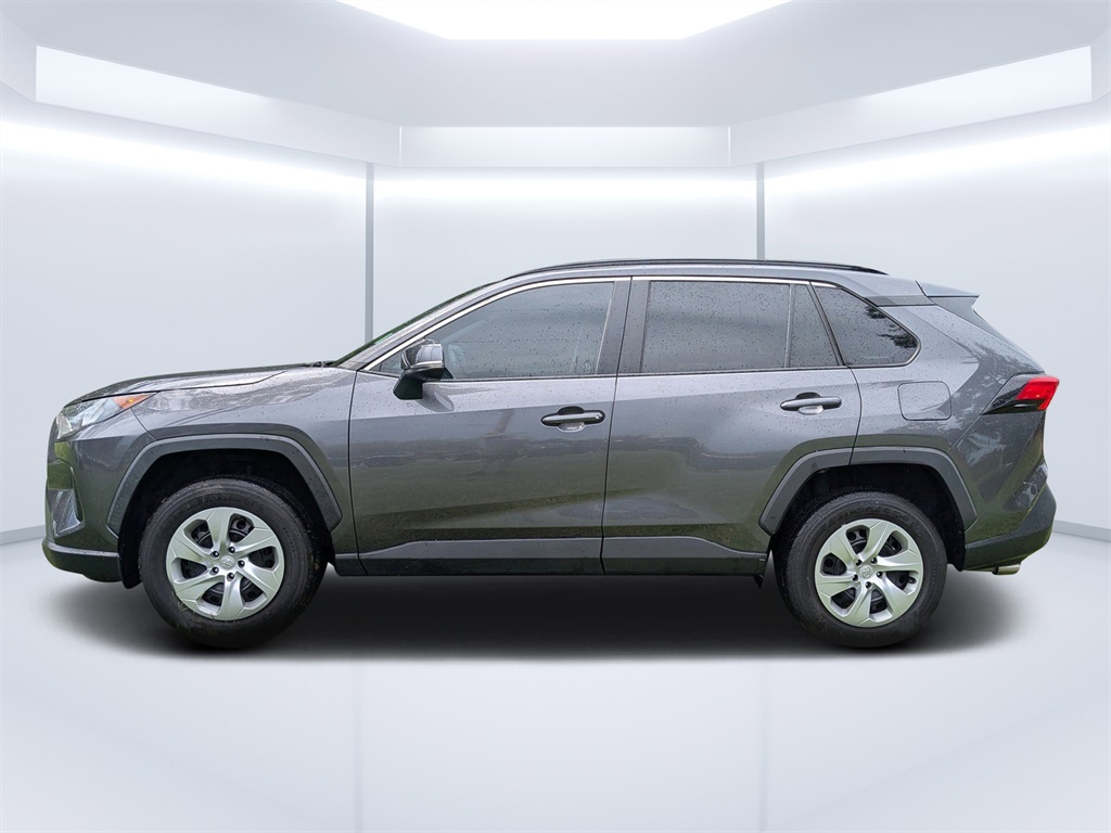 2021 Toyota RAV4 LE photo 6