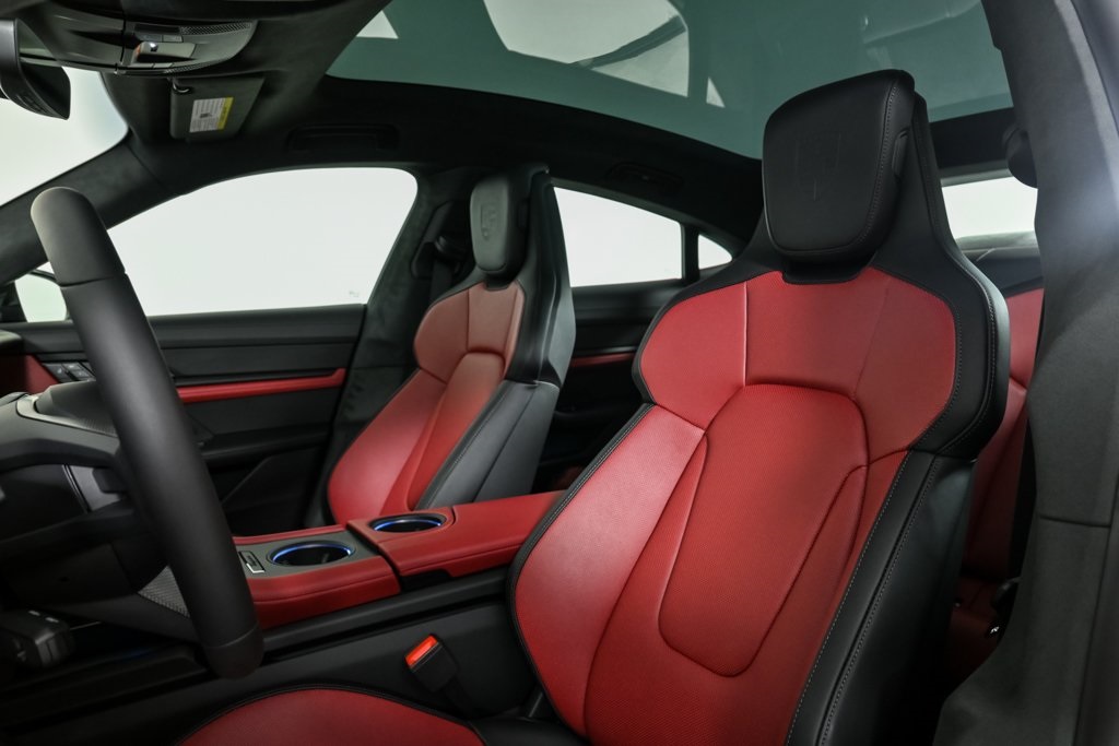 2025 Porsche Taycan GTS photo 5