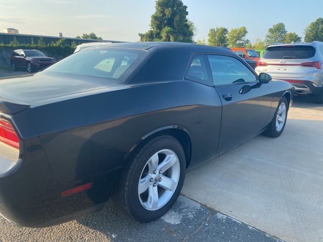 2012 Dodge Challenger SXT photo 5