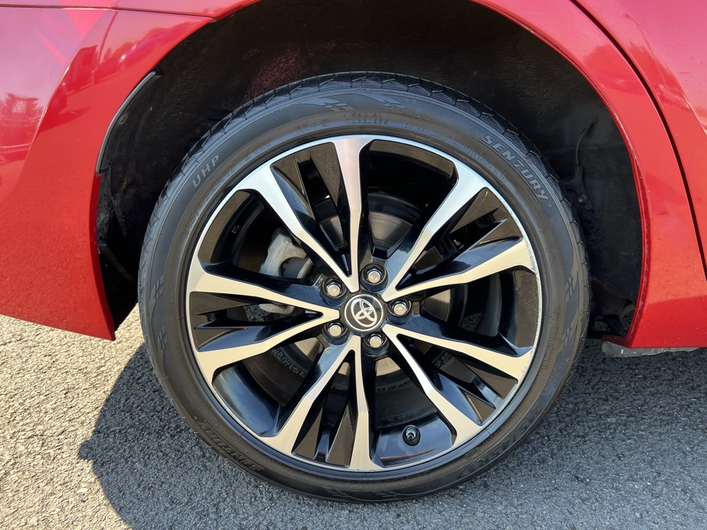 2018 Toyota Corolla XSE photo 7