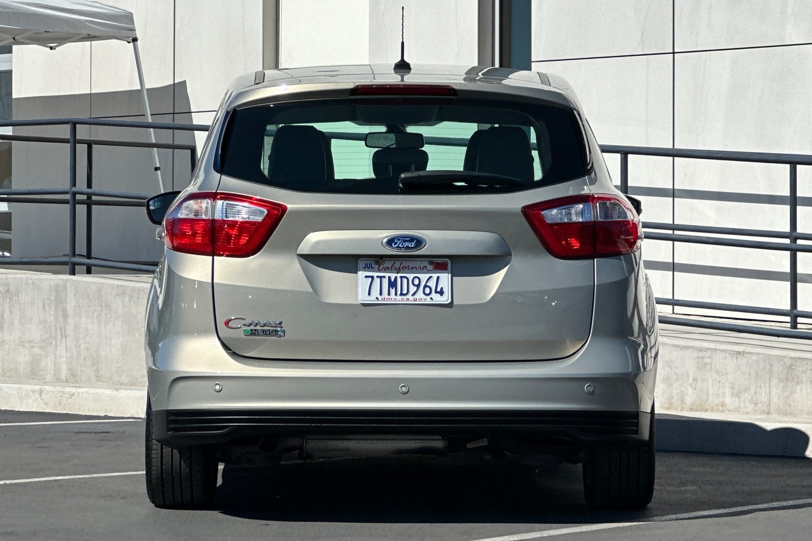 2016 Ford C-Max Energi SEL photo 3