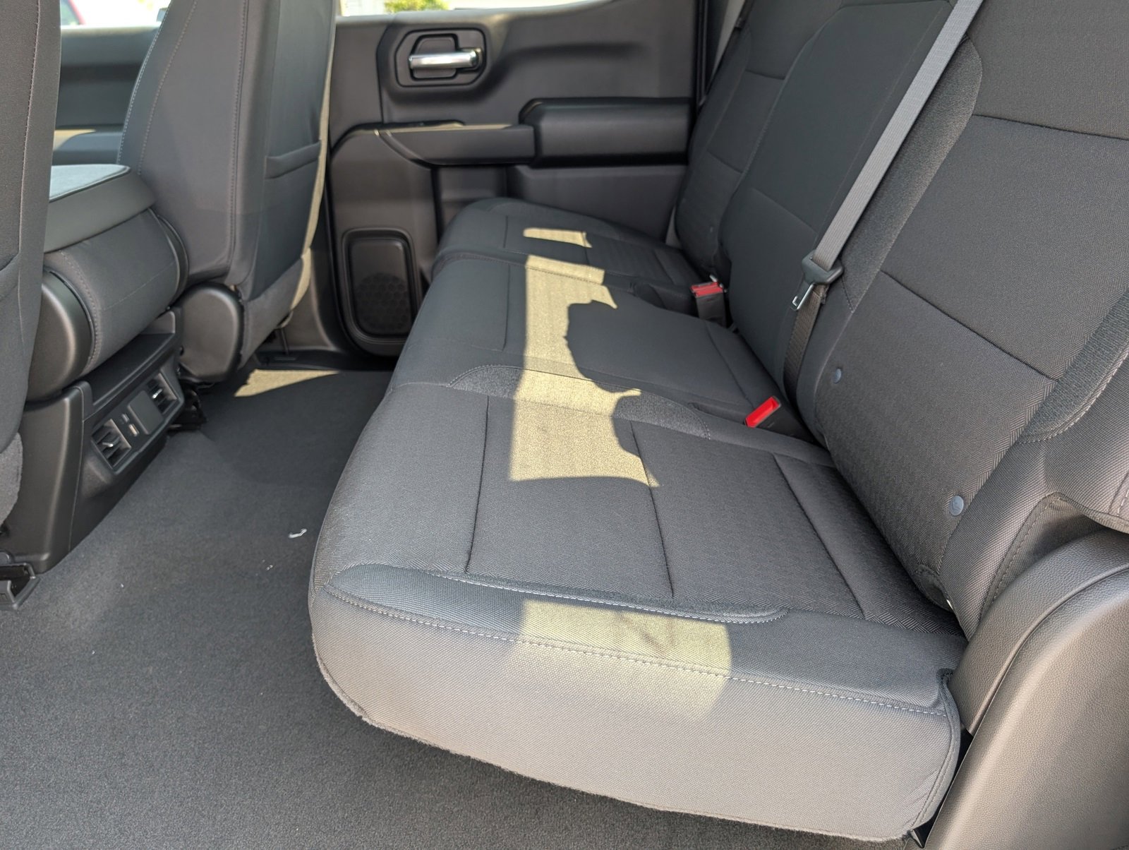 2025 Chevrolet Silverado 1500 Custom photo 6