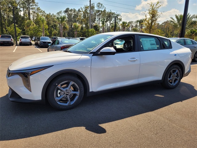 2025 Kia K4 LXS photo 3