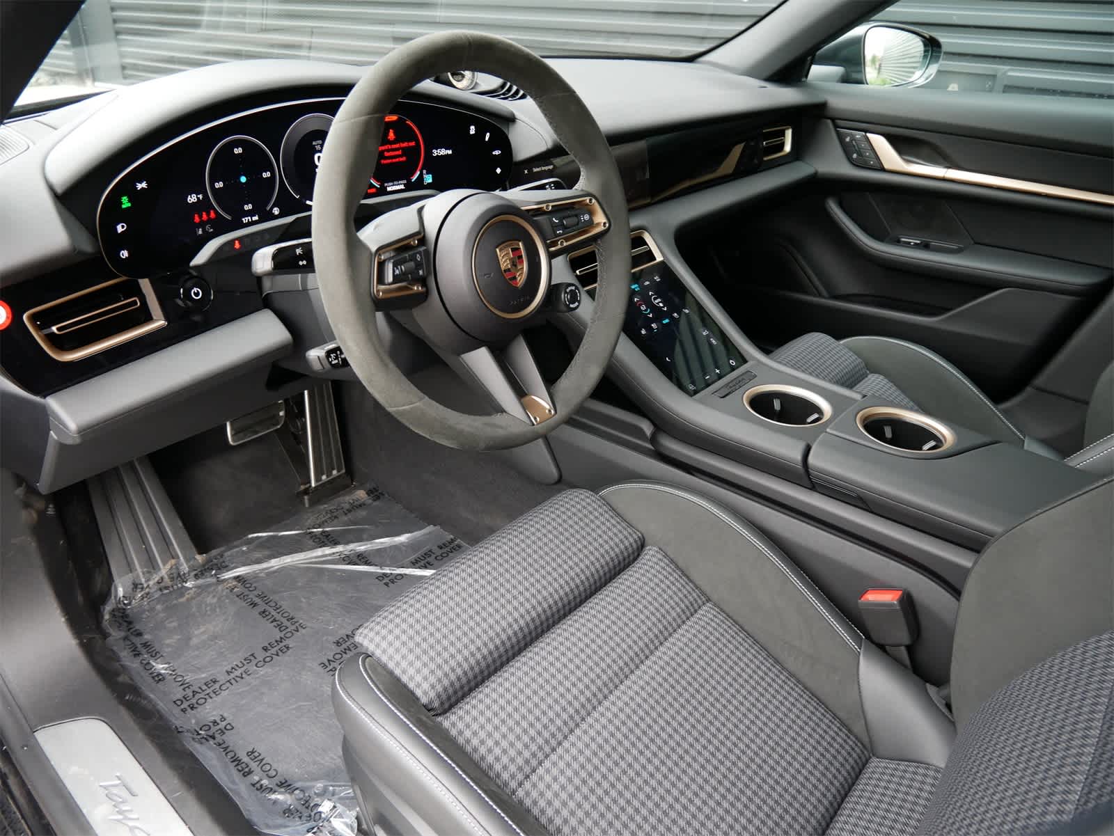 2025 Porsche Taycan 4S photo 4