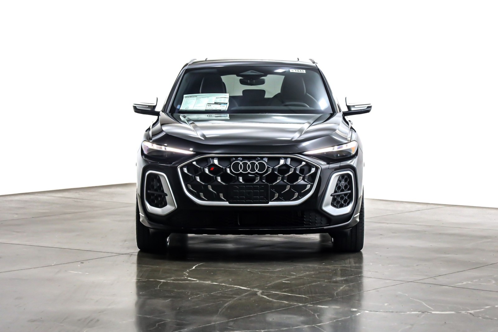 2025 Audi SQ5 Prestige photo 2